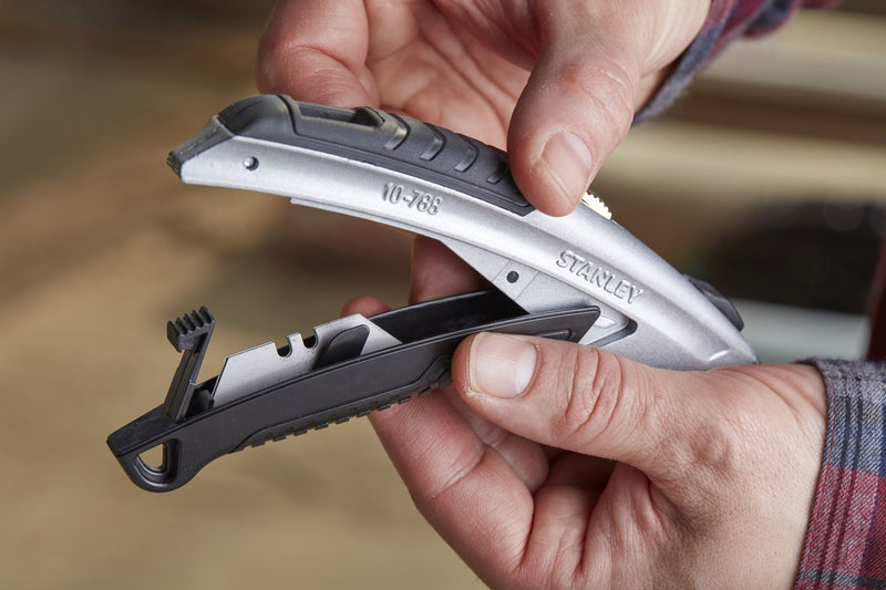 Stanley (0-10-788) Navaja multiusos con hoja retráctil INSTANTCHANGE