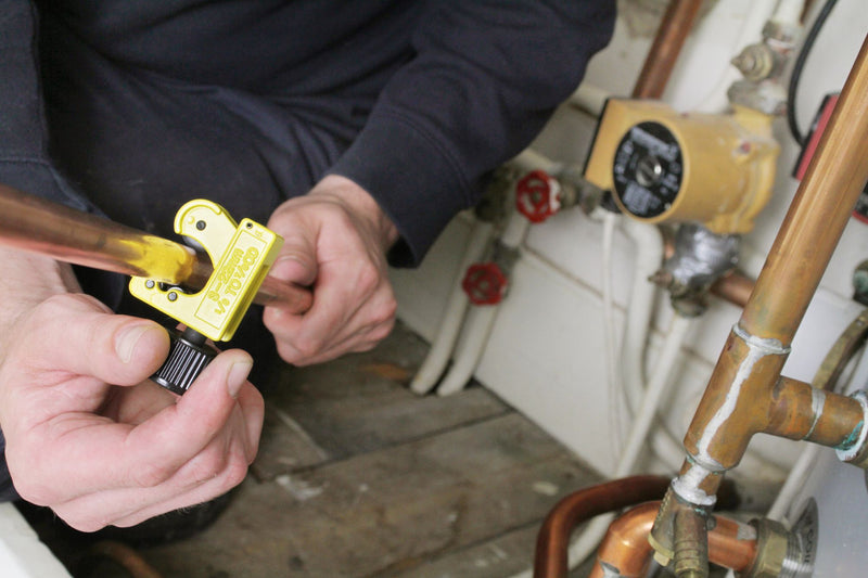 Stanley (0-70-447) 3-22  mm Adjustable Pipe Cutter