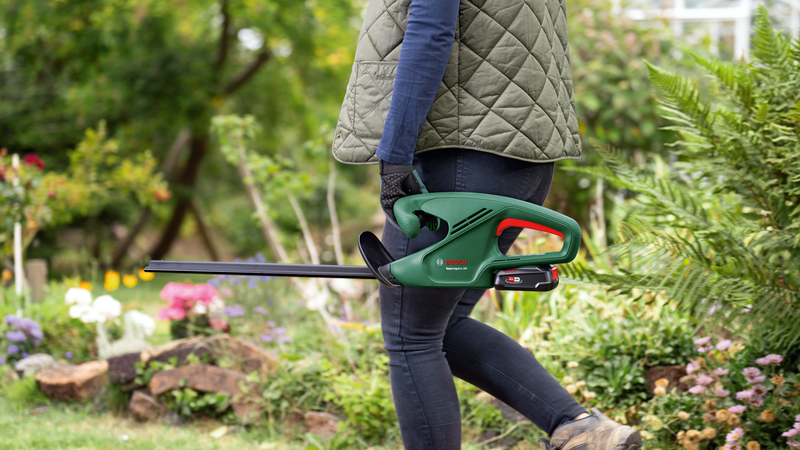 Bosch EasyHedgeCut 18V-44-11 (Baretool)