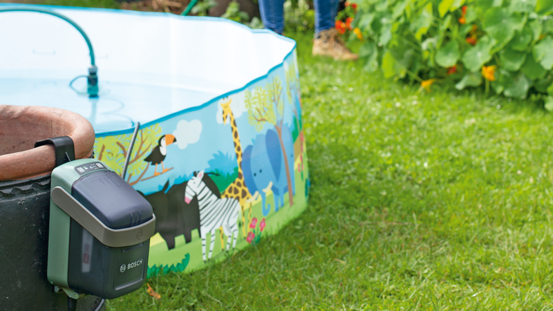 Bomba de água da chuva sem fios Bosch GardenPump 18V-2000