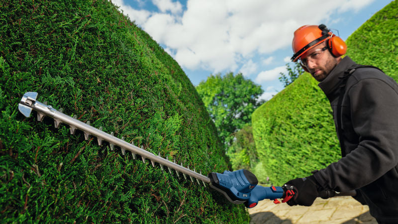 Bosch Garden cordless telescopic hedge trimmer (GHE 18V-50 TP)