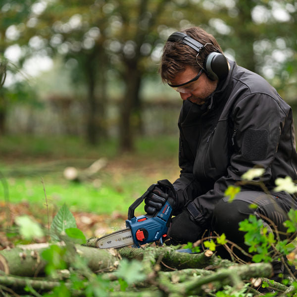 Bosch Garden cordless pruning saw (GKE 18V-15)
