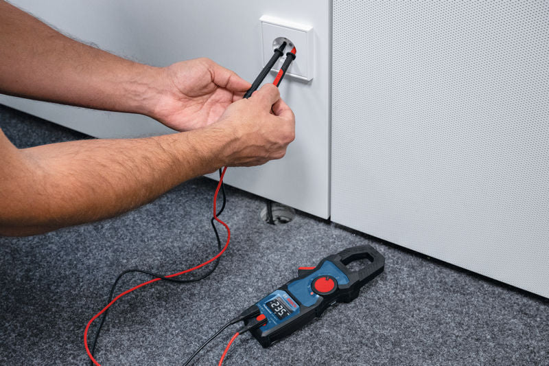 Pinza amperimétrica Bosch GMC 600-15 con MH 1 - 600 V CA