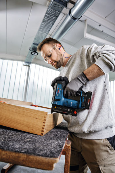 Bosch cordless nail gun for wood (GNH 18V-35 Professional)