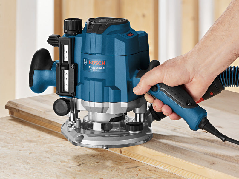 Bosch GOF 1250 CE Profesional