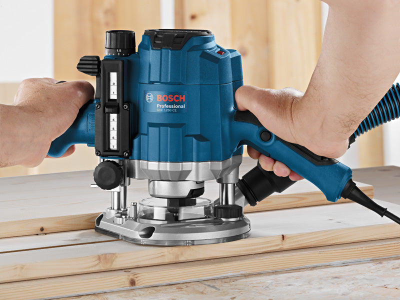 Bosch GOF 1250 CE Profesional
