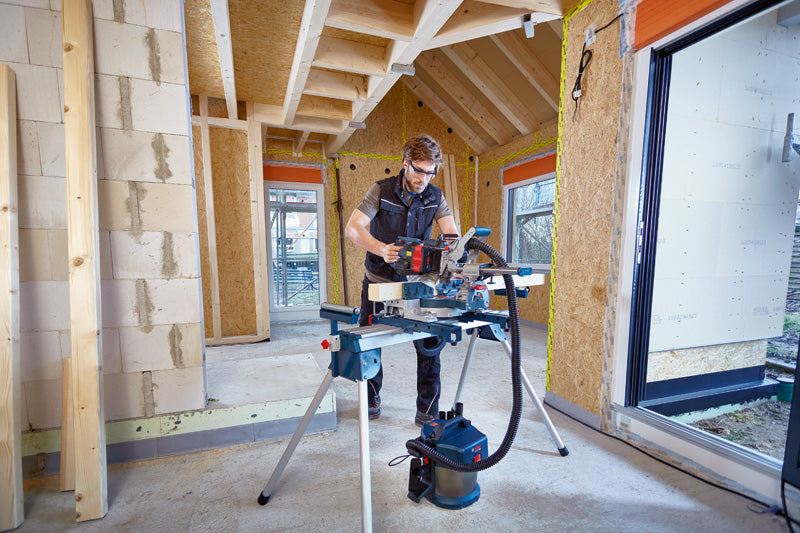 Serra de esquadria deslizante Bosch GCM 18V-216 BITURBO + 2x5,5Ah