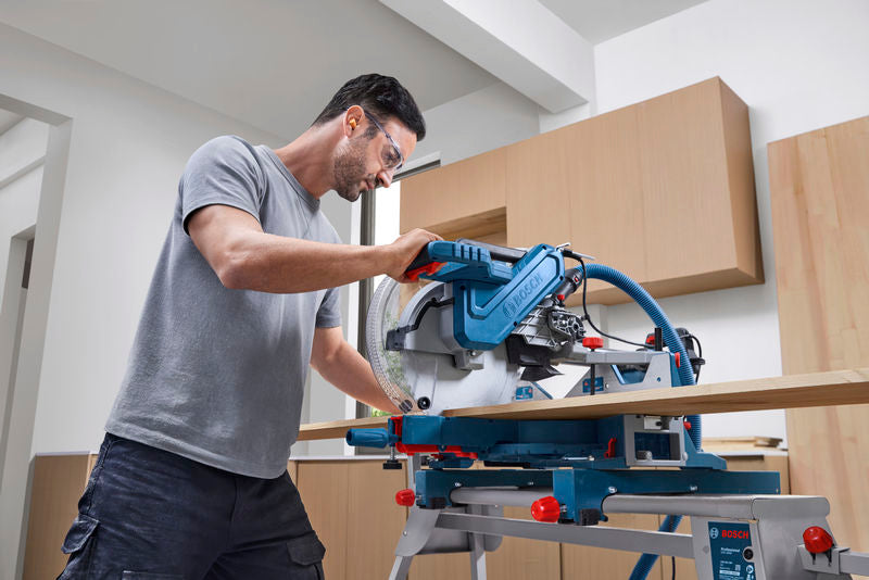 Sierra ingletadora y de corte transversal Bosch (GCM 340-305 D Professional)