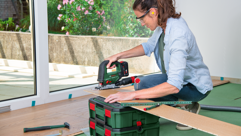 Serra vertical sem fio Bosch Brico (AdvancedSaw 18V-140)