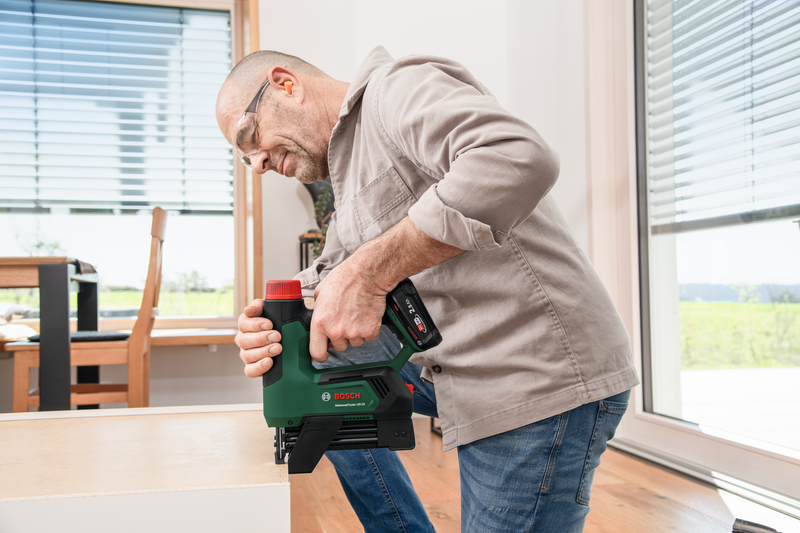 Bosch Brico cordless stapler (AdvancedTacker 18V-25)