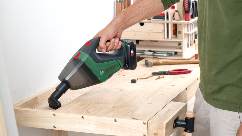 Bosch UniversalVac 18