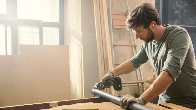 Bosch AdvancedCut 18 NanoBlade Saw - 18V 65mm