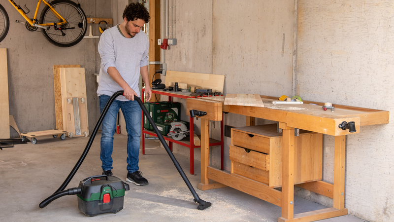Bosch AdvancedVac 18V (Baretool)