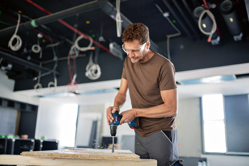 Bosch Kit of 5 18V tools: GSR 18V-55 + GWS 18V-10 + GKS 18V-57-2 + GSA 18V-LI + GST ??18V-125 B + 3x 4.0Ah + GAL 1880CV + bag L (C) Professional