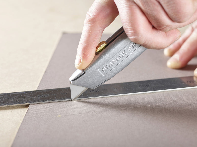 Cuchillo multiusos Stanley (1-10-099) 99E Classic con hoja retráctil