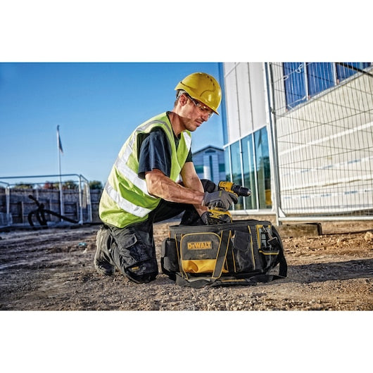 Dewalt (1-79-211) 20"� Power Tool Rigid Bag