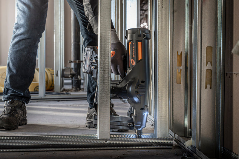 Pregador de Betão sem fio TJEP (CP-40A) + 2x18V + 1000 pinos