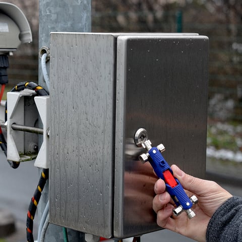 Knipex (00 11 06 V04) Universal Key JointKey Quadro For all standard shut-off systems