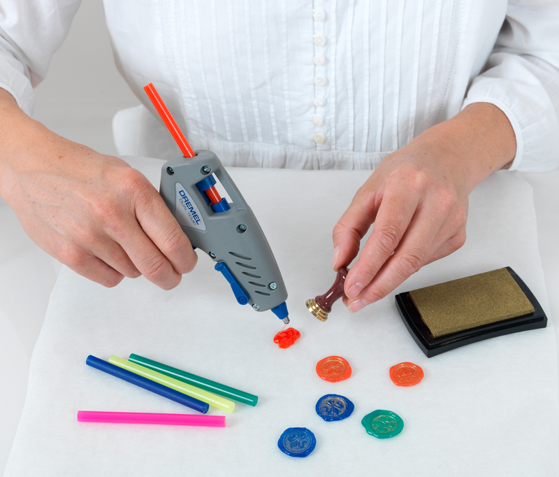 Bastão de cola colorida Bosch, embalagem de 12 unidades, 7 mm