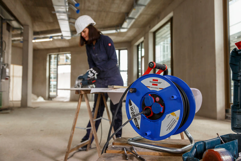 Enrolador de cabos Brennenstuhl Garant IP44 - 40m H07RN-F 3G2.5