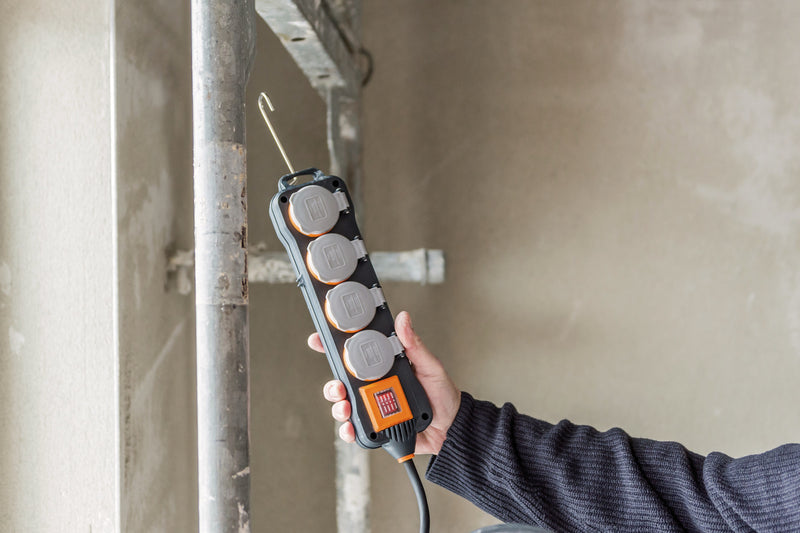 Cabo de extensão Brennenstuhl IP54/Redutor de potência com interruptor, 4 vias (5 m)