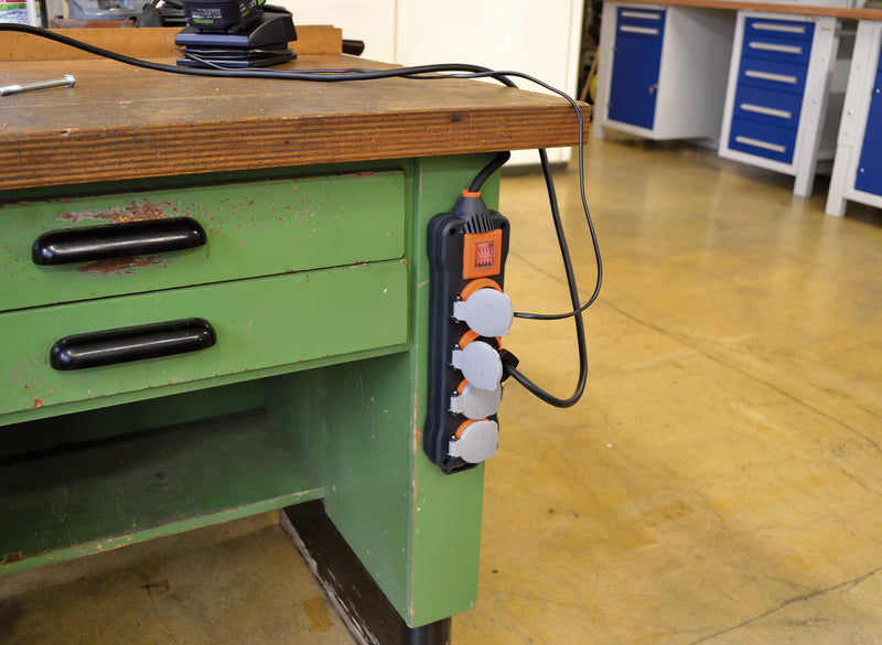 Cabo de extensão Brennenstuhl IP54/Redutor de potência com interruptor, 4 vias (5 m)