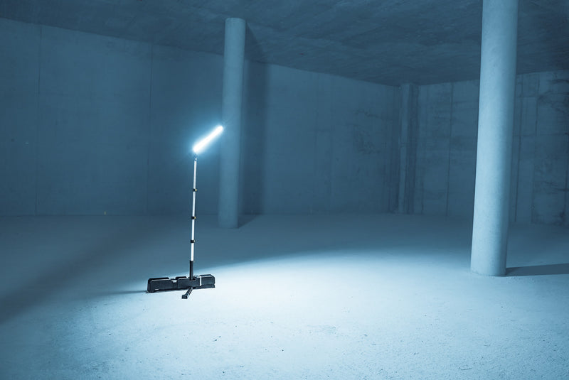 Luz de trabalho telescópica LED com bateria múltipla Brennenstuhl (compatível com baterias de 18 V de 10 marcas diferentes)