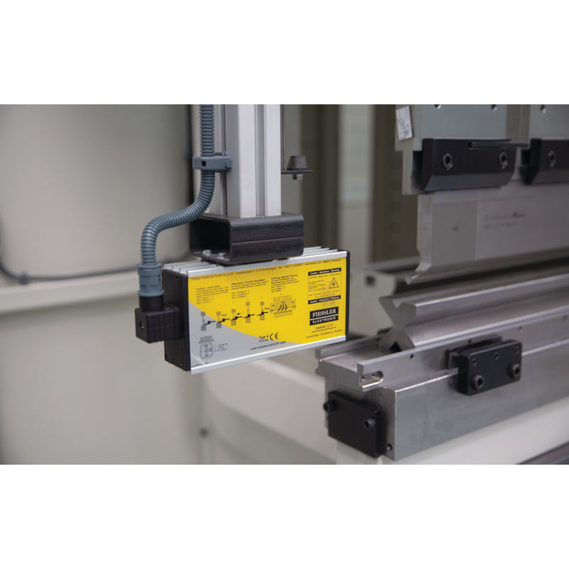 Prensa plegadora hidráulica controlada por CNC Metallkraft