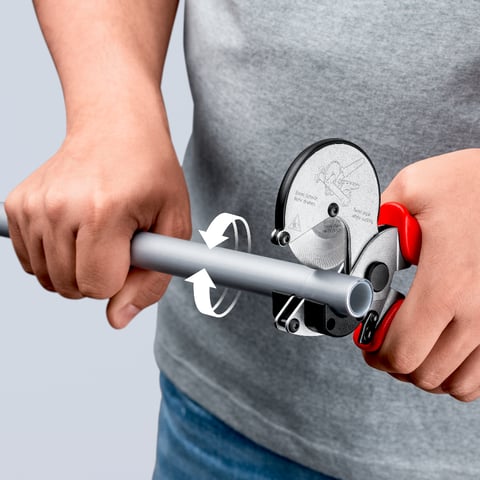 Cortador de tubos Knipex (90 25 25) para tubos de plástico e compósitos.