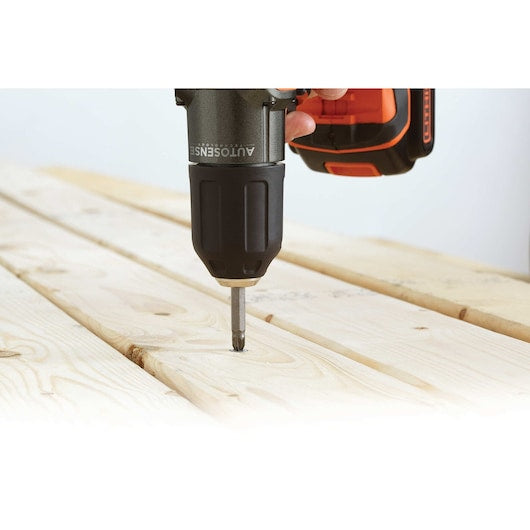 Berbequim/Aparafusadora sem fio Black&Decker (ASD18K-QW) 18V com Autosense™ e Autoselect®