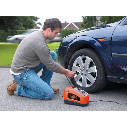 Estación de aire multiusos Black&Decker (ASI300-QS) de 160 PSI CA/CC