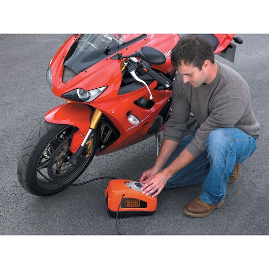 Estación de aire multiusos Black&Decker (ASI300-QS) de 160 PSI CA/CC