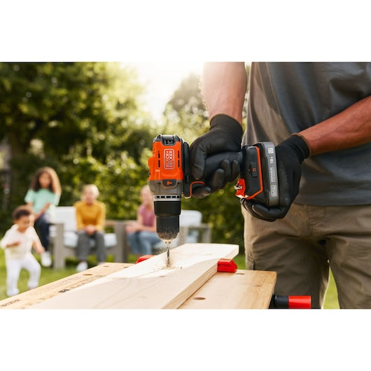 Black&Decker (BCD383D1XK-QW) 18V POWERCONNECT™ Cordless Hammer Drill (With 2.0Ah State Of Charge Battery, 1A Charger and Kitbox)