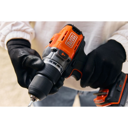 Black&Decker (BCD383D1XC-QW) 18V POWERCONNECT™ Cordless Hammer Drill (With 2.0Ah State Of Charge Battery and 1A Charger)