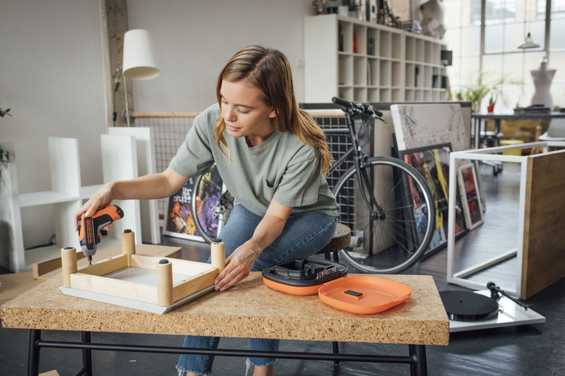 Black&Decker (BCF611CK-QW) 3.6V 1.5Ah 5.5Nm Quick Charge Screwdriver. With 10 accessories, 2A micro-USB charger, and hard case.