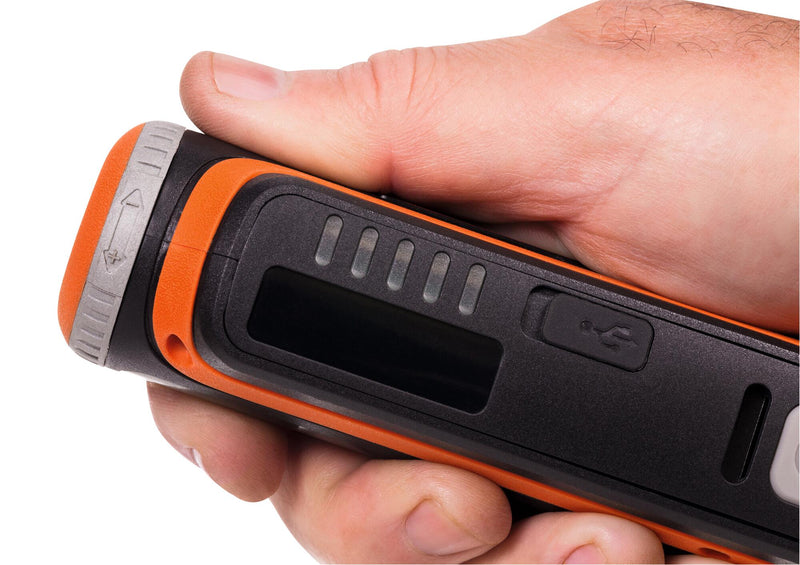 Ferramenta multifuncional rotativa Black&amp;Decker (BCRT8IK-XJ) de 7,2 V com bateria integrada de 1,5 Ah. Inclui 53 acessórios, cabo USB e mala de transporte.