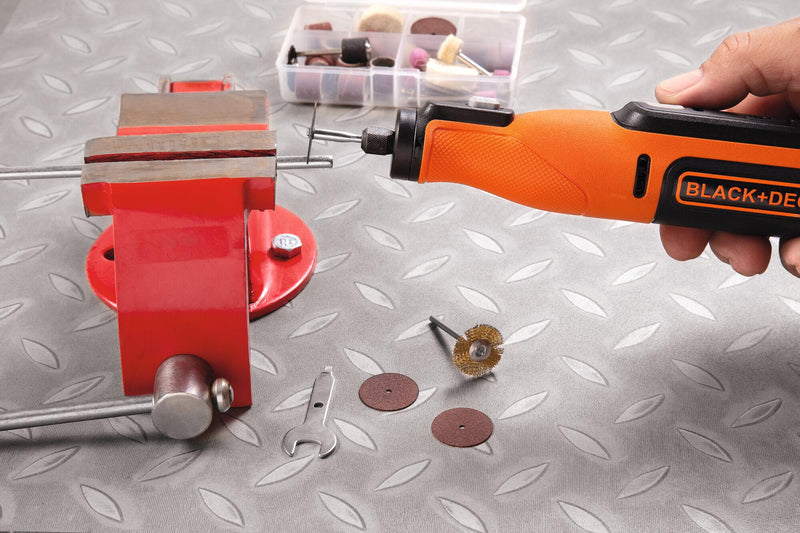 Ferramenta multifuncional rotativa Black&amp;Decker (BCRT8IK-XJ) de 7,2 V com bateria integrada de 1,5 Ah. Inclui 53 acessórios, cabo USB e mala de transporte.