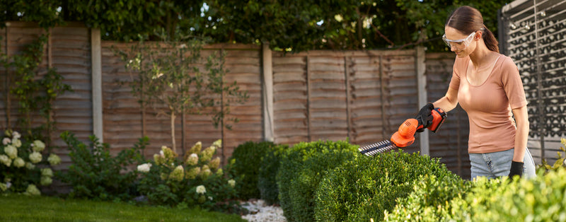 Black&Decker (BCSS18D1-QW) 18V Shear Shrubber With 2Ah Battery & 1A Charger