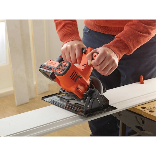 Serra circular sem fio Black&Decker (BDCCS18-QW) 18V