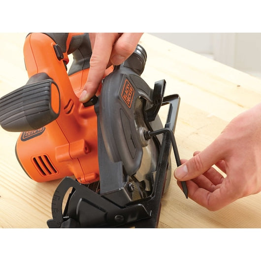 Serra circular sem fio Black&Decker (BDCCS18-QW) 18V