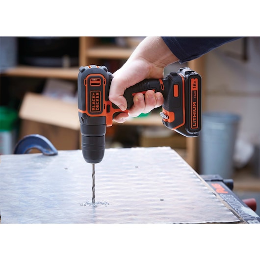 Berbequim Black&Decker (BDCD18K-XK) 18V + carregador de 200mA + 1 bateria
