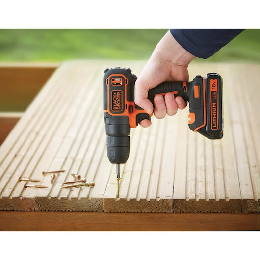 Black&Decker (BDCD18K-QW) 18V Drill + 400mA charger + kitbox + 1 batt