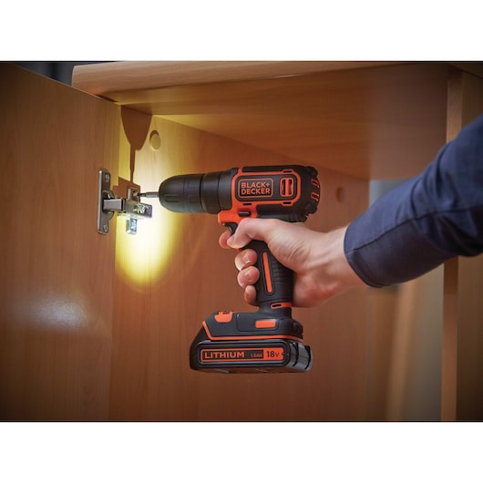 Berbequim Black&Decker (BDCD18K-XK) 18V + carregador de 200mA + 1 bateria