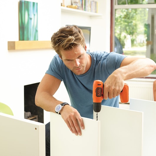 Black&Decker (BDCD8K-QW) 7.2V Ultra Compact Lithium-ion Drill in Kitbox