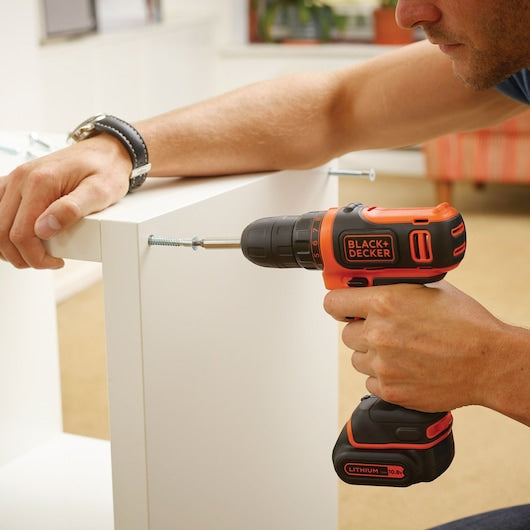 Berbequim/Aparafusadora Black&Decker (BDCDD12K1-QW) Ultra Compacta de 10,8V com Bateria de Íons de Lítio em Kit de Montagem
