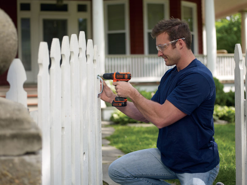 Black&Decker (BDCDD12KB-QW) 10.8V 26Nm Drill Driver, 10mm Chuck with 2 1.5Ah Lithium Batteries, Charger and Case