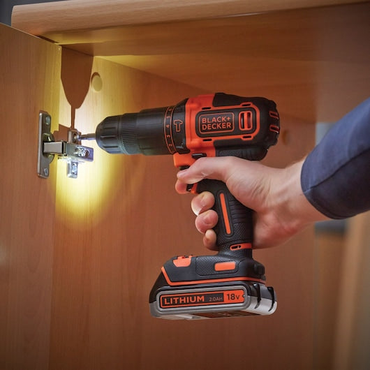 Martelo Black&Decker (BDCHD18K1B2-QW) 18V 2G + carregador 1A + 2 baterias + caixa de ferramentas