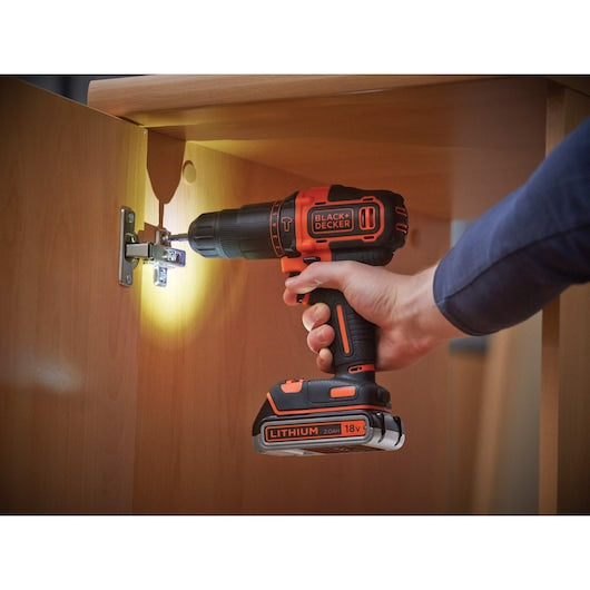 Martelo Black&Decker (BDCHD18KB2-QW) 18V 2G + carregador de 400mA + 2 baterias + caixa de ferramentas