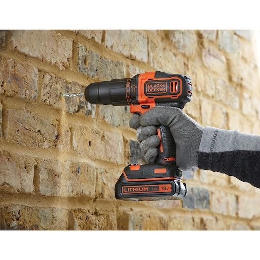Martelo Black&Decker (BDCHD18KB2-QW) 18V 2G + carregador de 400mA + 2 baterias + caixa de ferramentas