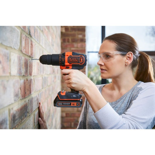 Berbequim de impacto sem fio Black&Decker (BDCHD18-QW) 18V com 2 velocidades + Carregador de 200mA + 1 bateria